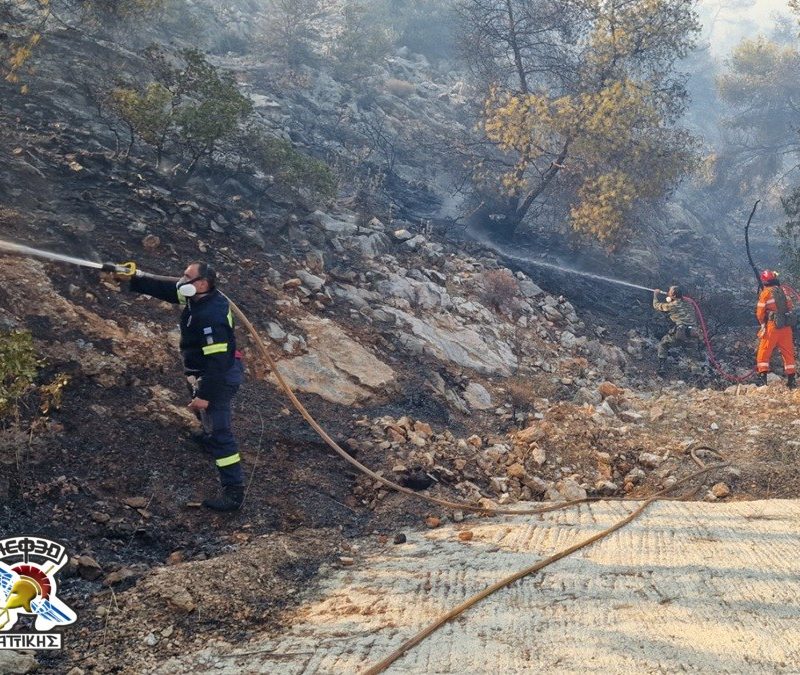 Η ΛΕΦΕΔ Αττικής στη φωτιά στο Χαϊδάρι