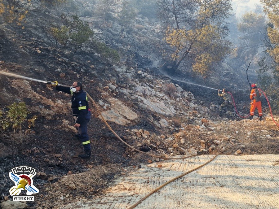 Η ΛΕΦΕΔ Αττικής στη φωτιά στο Χαϊδάρι